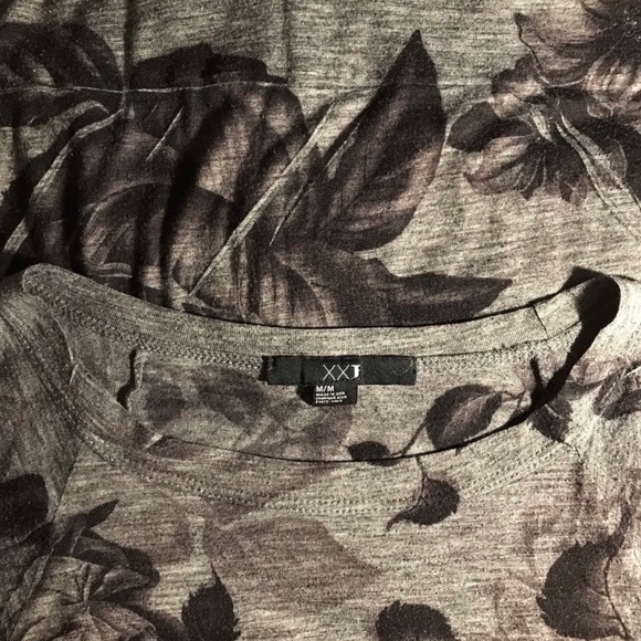 XXI Vintage Cropped Blouse Butterfly Sleeves Black Floral on Heathered Gray Med - Picture 5 of 7